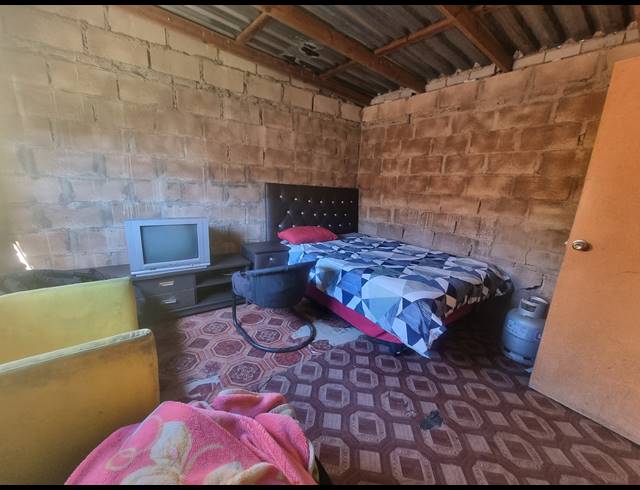 4 BEDROOM FREESTANDING FOR SALE IN KWANONQABA